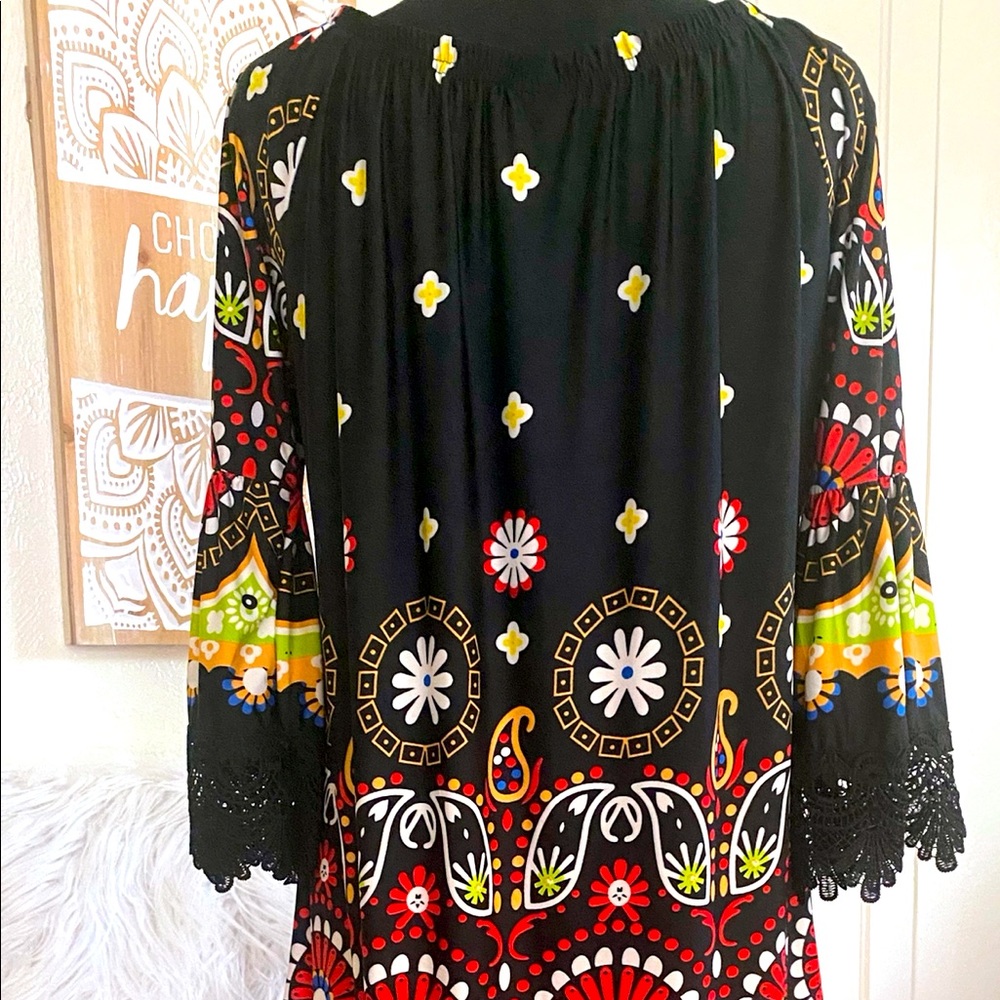 White Mark quarter sleeve dress one size fits all never worn!!! Colorful & fun